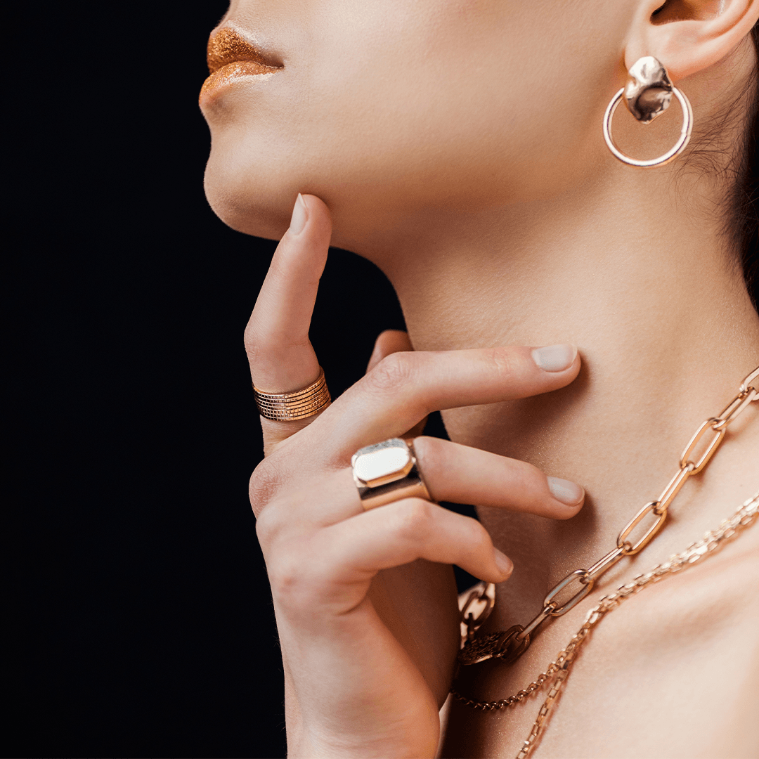 Jewelry ornaments retouched for e-commerce