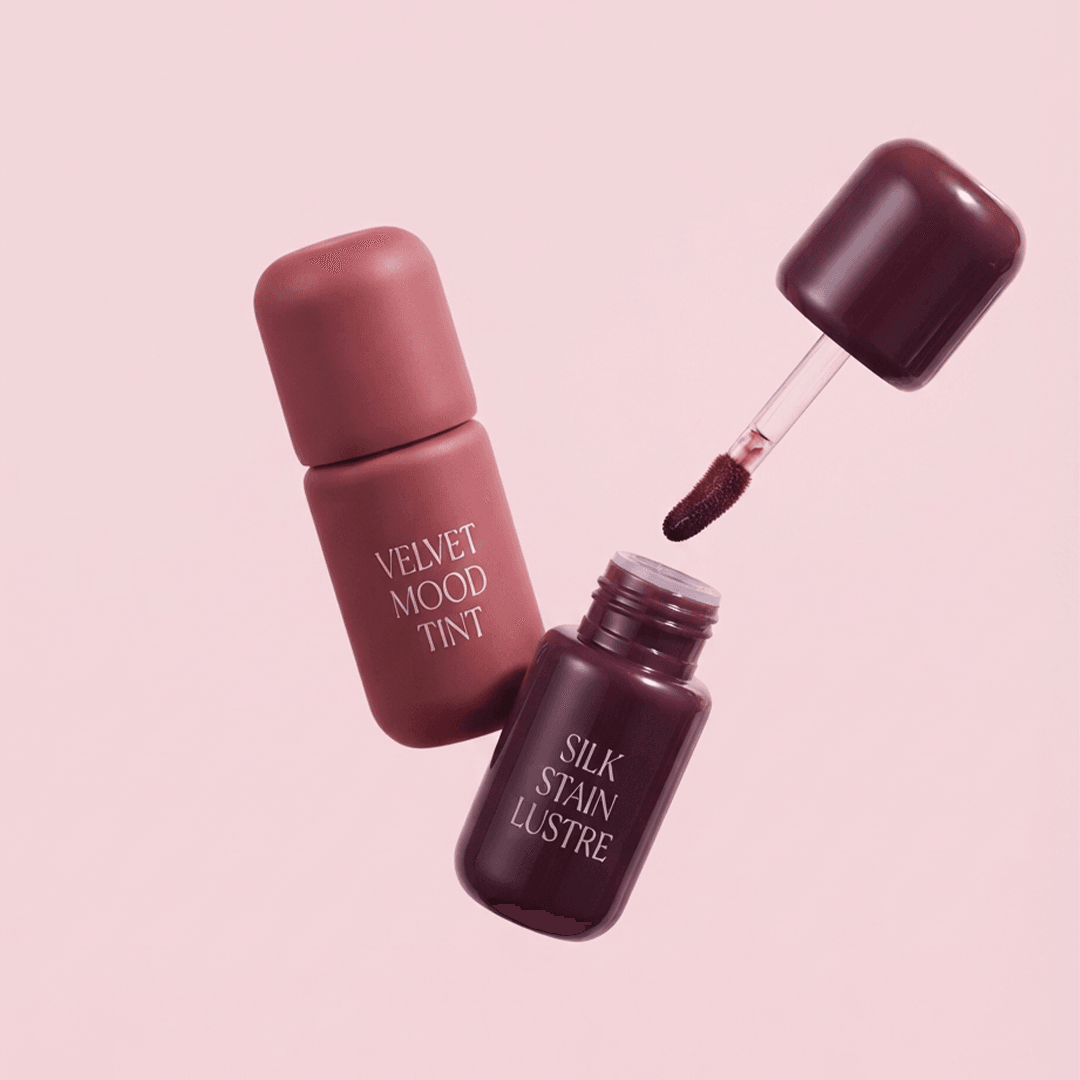 Glass product packaging showing highlight, reflection and surface detail
